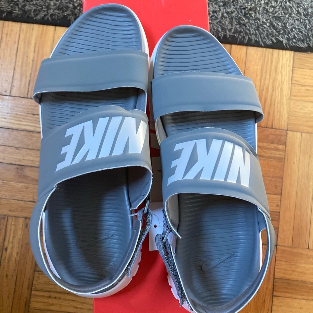 Nike tanjun sandals 8